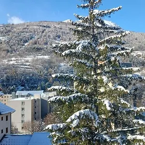 Coquet Type 2 De 56 M² En Centre Briançon